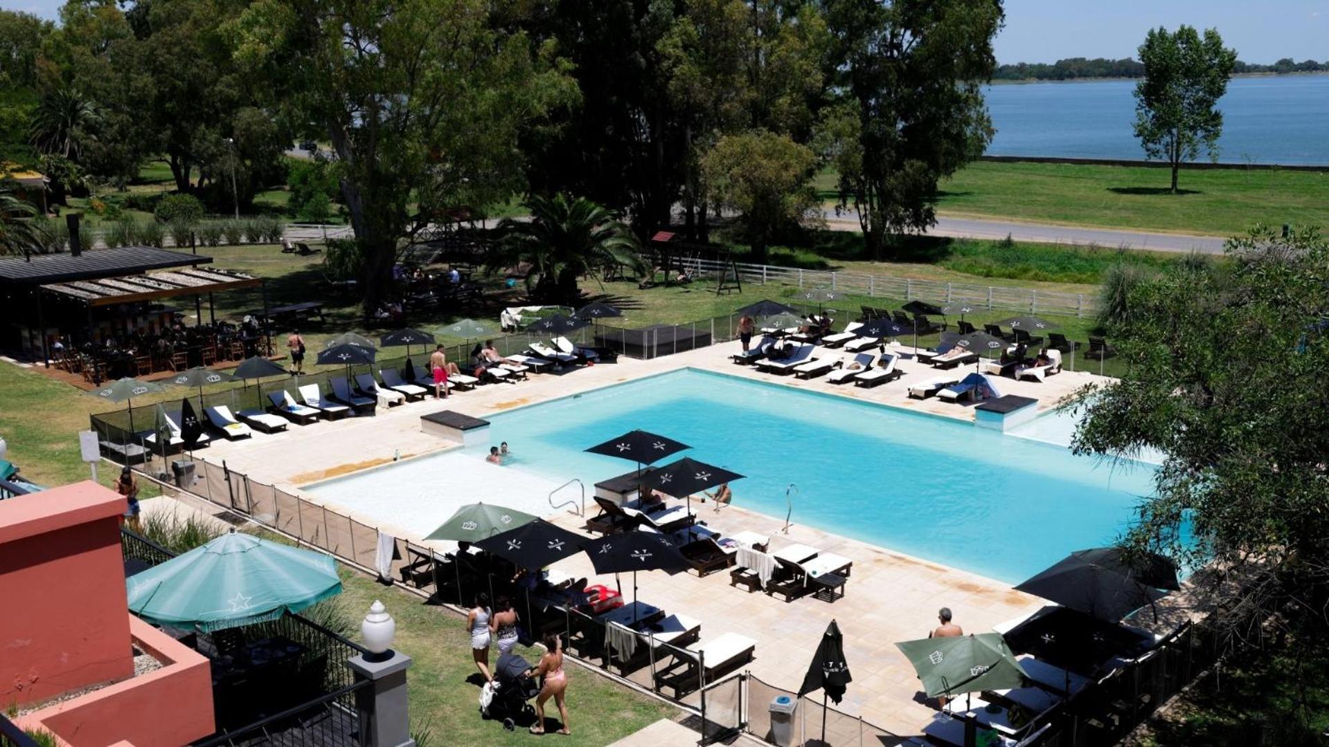 Howard Johnson Chascomus Bagian luar foto