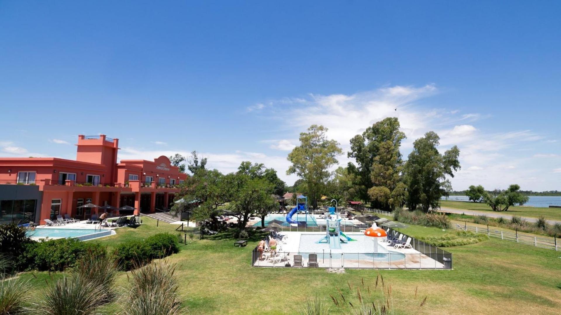 Howard Johnson Chascomus Bagian luar foto